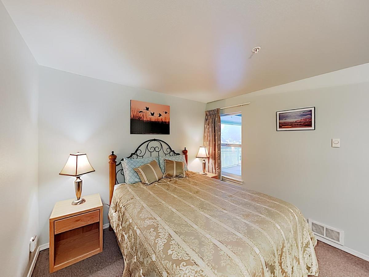 New Listing! Bay-View Beauty With Private Balcony Condo Lincoln City Exterior foto